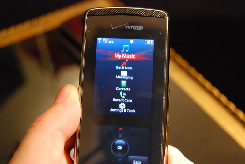 Illustration for article titled Hands On with Verizon's Janus-Faced LG VX8800 Venus (with Gallery)